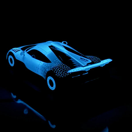 VIP Mercedes-AMG 2022 ONE Glow Edition White 1:18 – Resina da collezione per modelli in resina