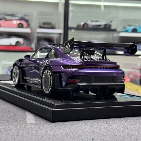 VIP Porsche 2023 911 992 GT3 RS Purple 1:18 – Resina da collezione per modelli in resina