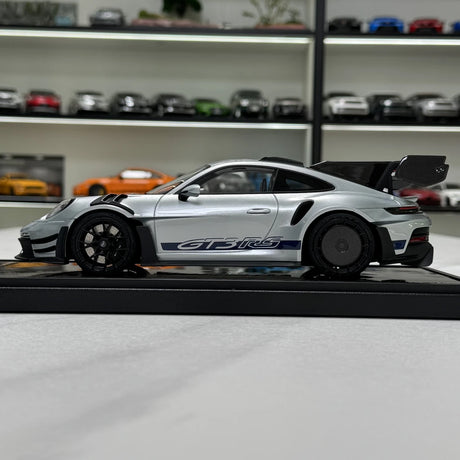 VIP Porsche 2023 911 992 GT3 RS Silver 1:18 – Resina modello in resina collezionabile