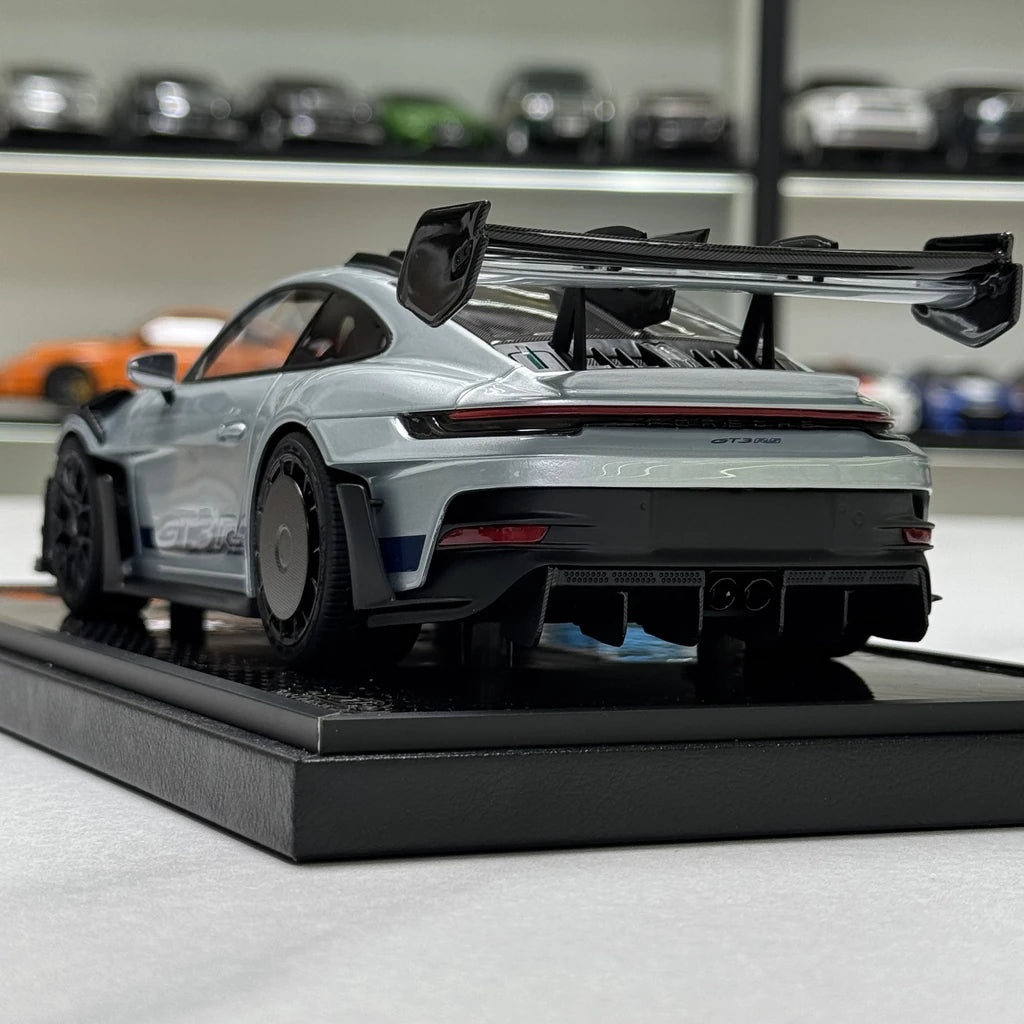 VIP Porsche 2023 911 992 GT3 RS Silver 1:18 – Resina modello in resina collezionabile