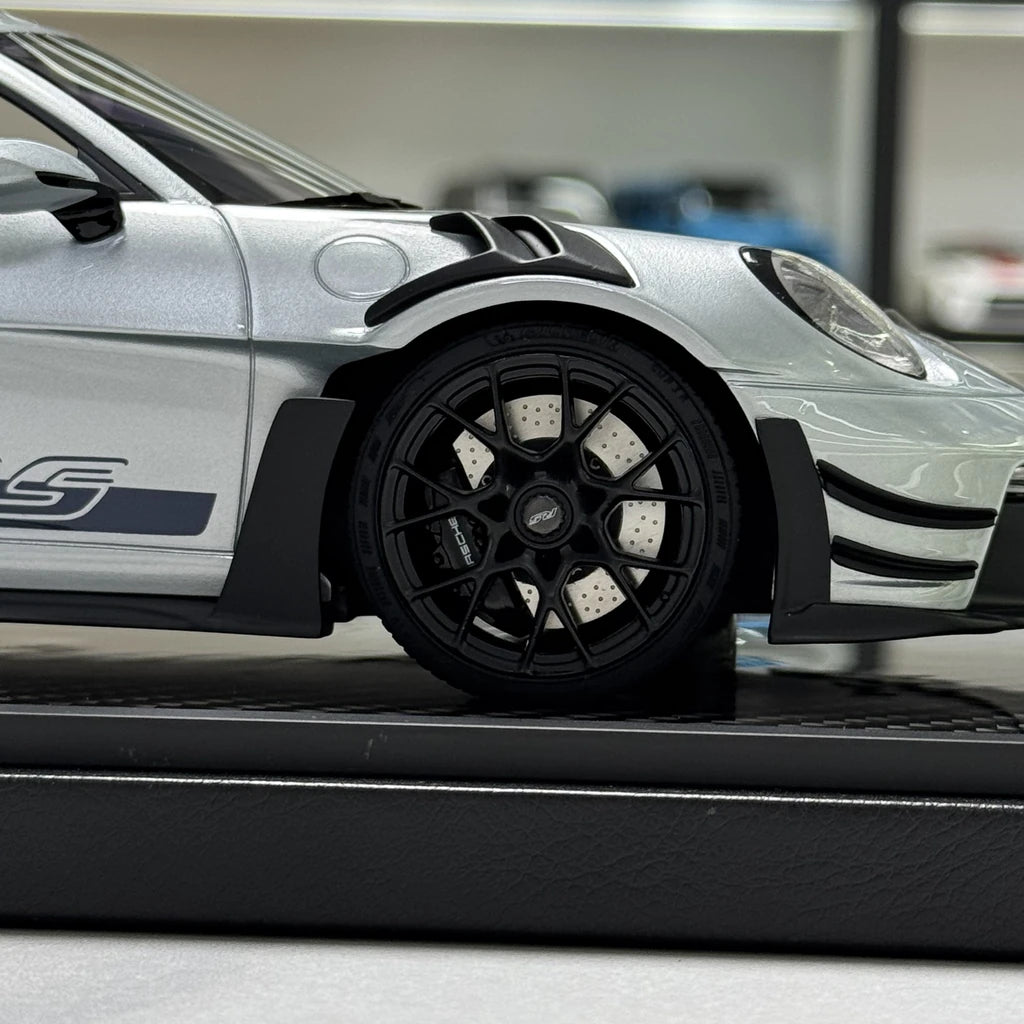 VIP Porsche 2023 911 992 GT3 RS Silver 1:18 – Resina modello in resina collezionabile