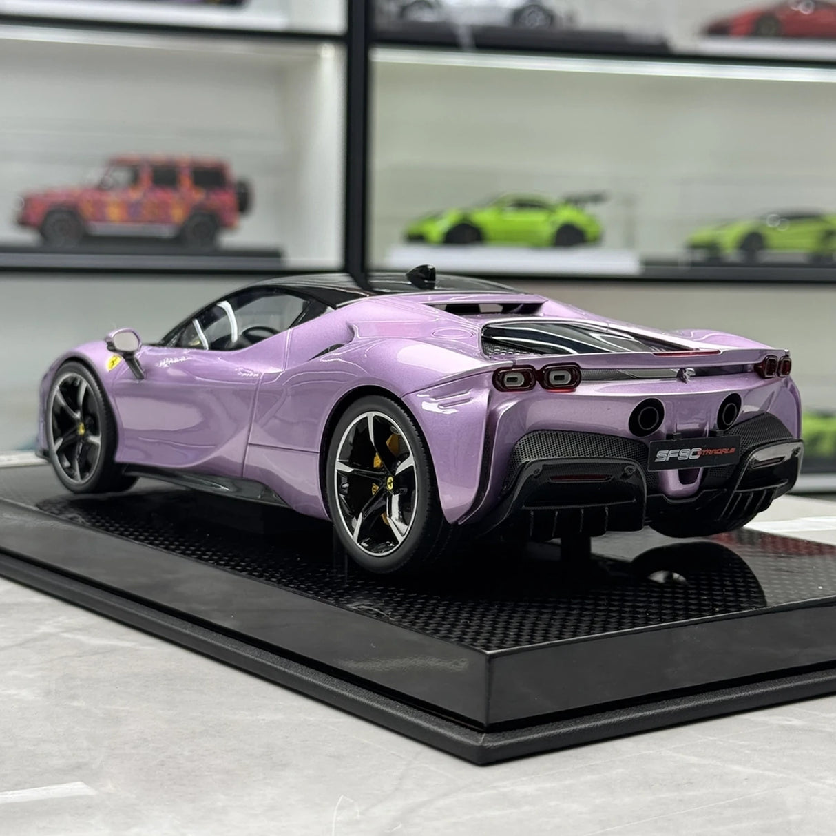 Art de véhicule Ferrari 2019 SF90 Stradale Purple 1:18 – Résine de modèle en résine à collectionner