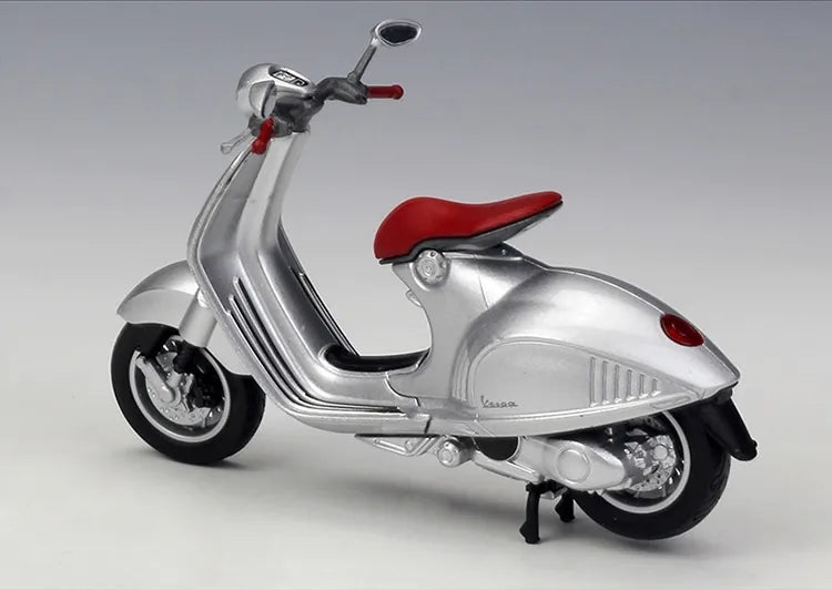 1:18 Vespa 2014 946 Motorcycle Model