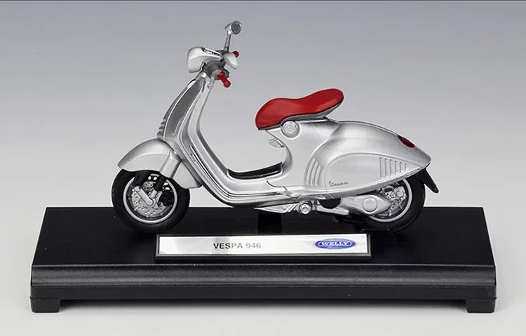 1:18 Vespa 2014 946 Motorcycle Model