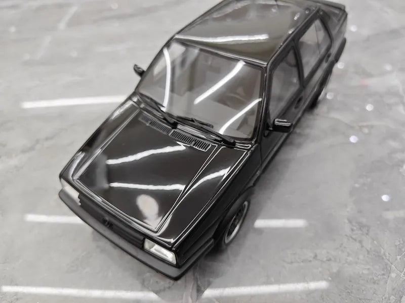 1:18 Volkswagen 1987 Jetta MK2 Die Cast Model Car