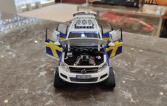 1:18 Volkswagen 2010 Touareg Snowareg Sweden Die Cast Model Car