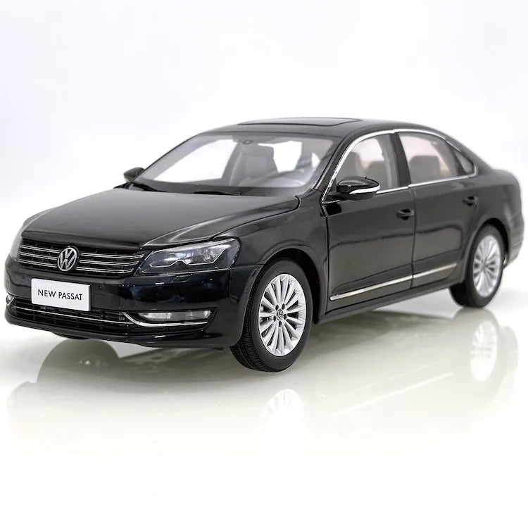 1:18 Volkswagen 2011 Passat Die Cast Model Car
