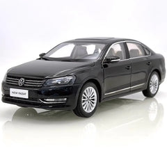 1:18 Volkswagen 2011 Passat Die Cast Model Car