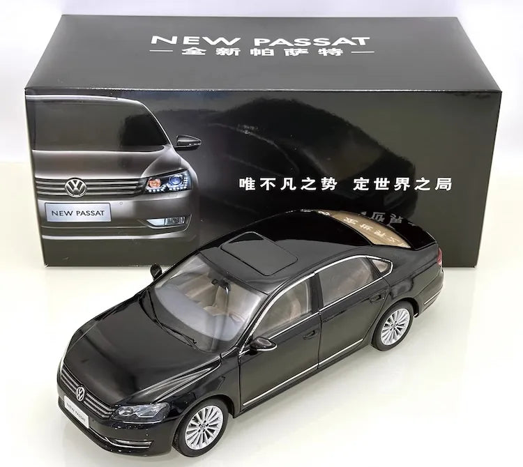 1:18 Volkswagen 2011 Passat Die Cast Model Car