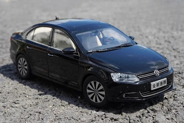 1:18 Volkswagen 2012 Jetta Die Cast Model Car