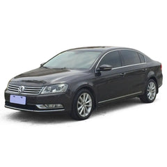 1:18 Volkswagen 2012 Magotan Die Cast Model Car