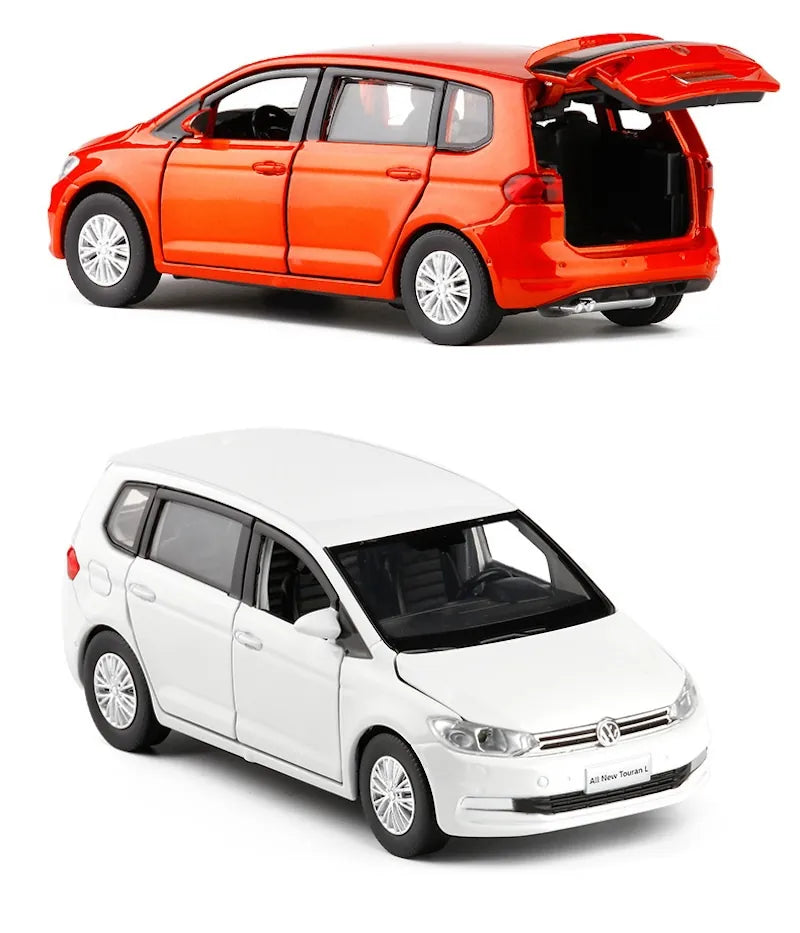 1:32 Volkswagen 2015 Touran Die Cast Model Car