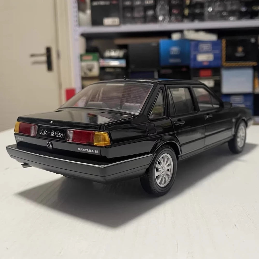 [Welly] 1:18 Volkswagen 1987 Santana B2 Black Model Car Die-Cast