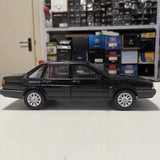 [Welly] 1:18 Volkswagen 1987 Santana B2 Black Model Car Die-Cast