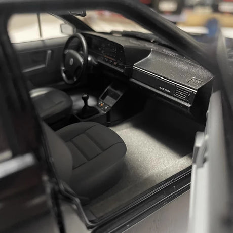 [Welly] 1:18 Volkswagen 1987 Santana B2 Black Model Car Die-Cast