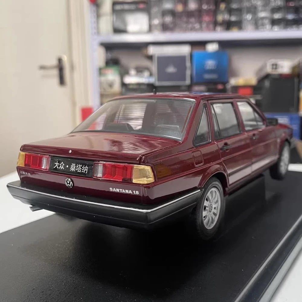 [Welly] 1:18 Volkswagen 1987 Santana B2 Red Model Car Die-Cast