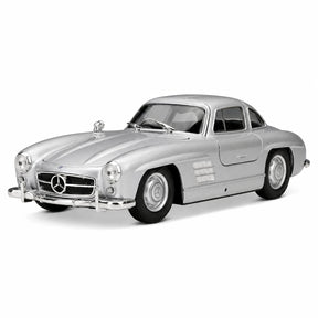 Welly Mercedes-Benz 1954 300 SL Silver 1:24 – Valuvalettu näyttömalli