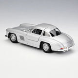 Welly Mercedes-Benz 1954 300 SL Silver 1:24 – Valuvalettu näyttömalli