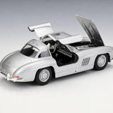 Welly Mercedes-Benz 1954 300 SL Silver 1:24 – Valuvalettu näyttömalli