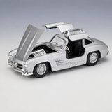Welly Mercedes-Benz 1954 300 SL Silver 1:24 – Valuvalettu näyttömalli