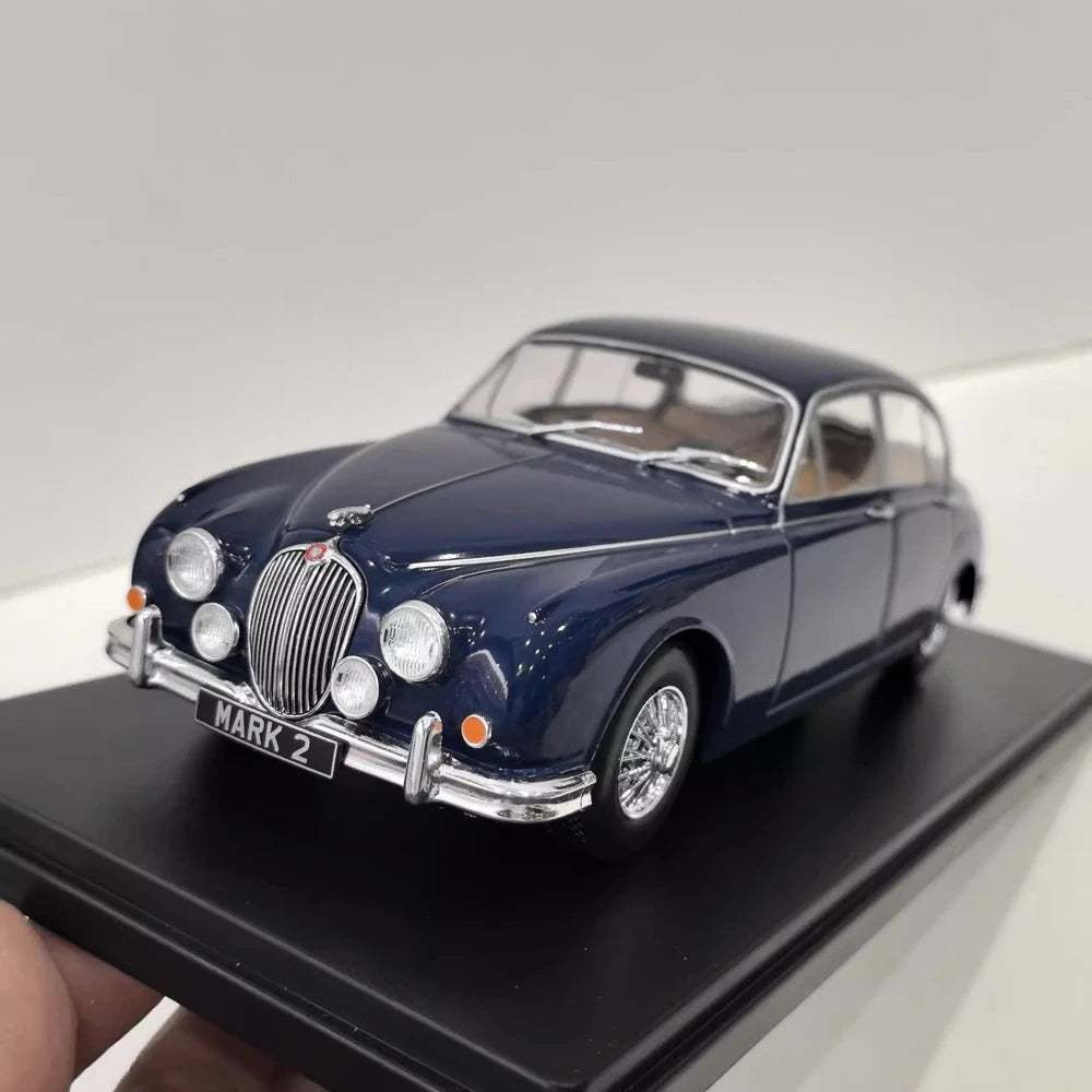 [WHITEBOX] 1:24 Jaguar 1960 Mark 2 Blue Model Car Die-Cast