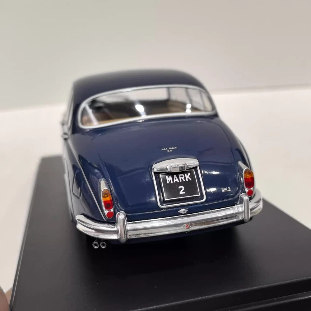 [WHITEBOX] 1:24 Jaguar 1960 Mark 2 Blue Model Car Die-Cast