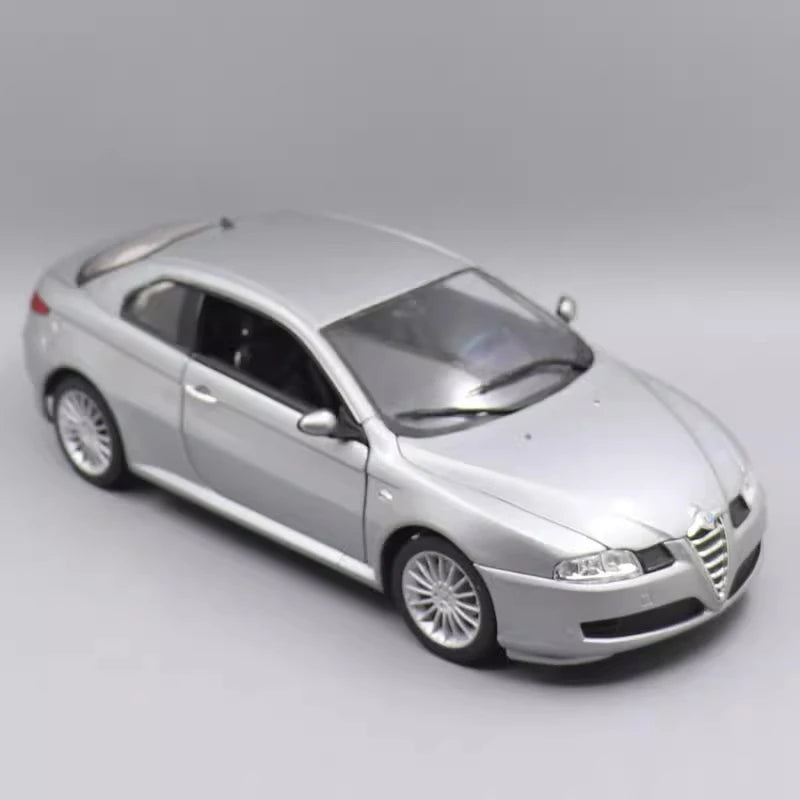 [Welly] 1:18 Alfa Romeo 2003 GT Silver Model Car Die-Cast