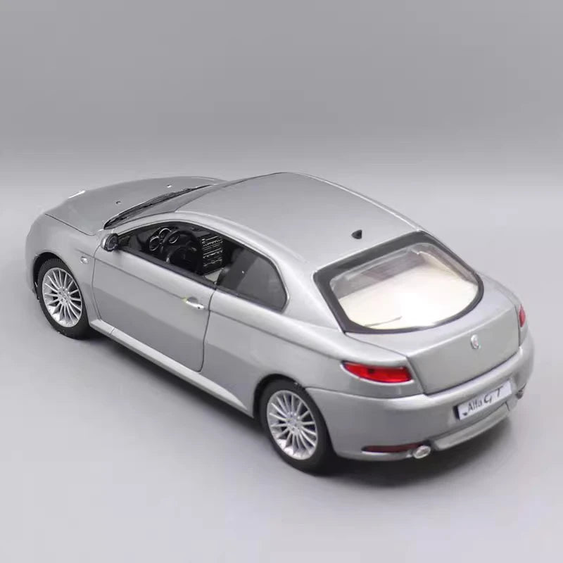 [Welly] 1:18 Alfa Romeo 2003 GT Silver Model Car Die-Cast