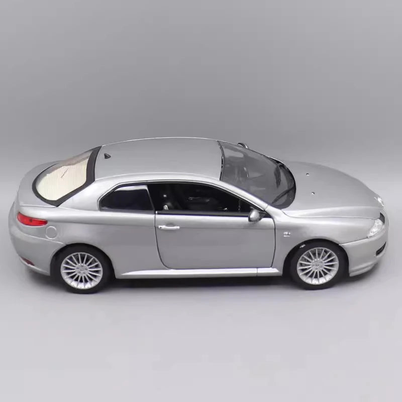 [Welly] 1:18 Alfa Romeo 2003 GT Silver Model Car Die-Cast