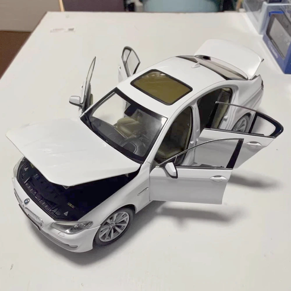[Welly] 1:18 BMW 2010 F10 535i White Model Car Die-Cast
