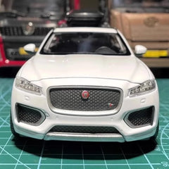 [Welly] 1:24 Jaguar 2016 F-Pace White Model Car Die-Cast