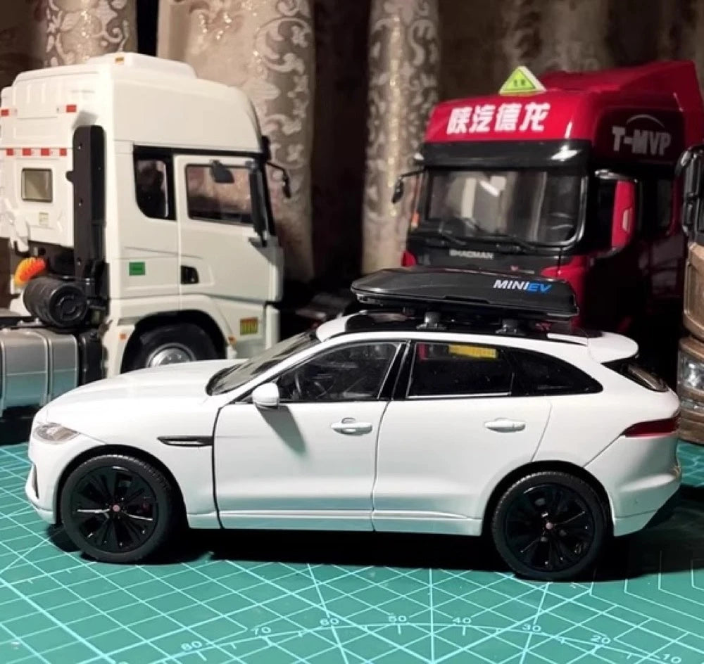[Welly] 1:24 Jaguar 2016 F-Pace White Model Car Die-Cast