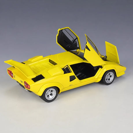 Welly Lamborghini 1974 Countach LP 5000 QV Yellow 1:24 – model wyświetlacza odlewany z odlewu