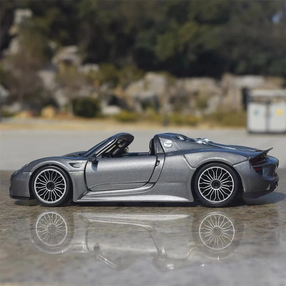 [Welly] 1:24 Porsche 2013 918 Spyder Silver Model Car Die-Cast