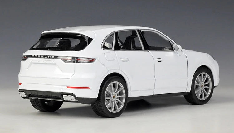 [Welly] 1:24 Porsche 2018 Cayenne Turbo bianco modellino di auto Die-Cast