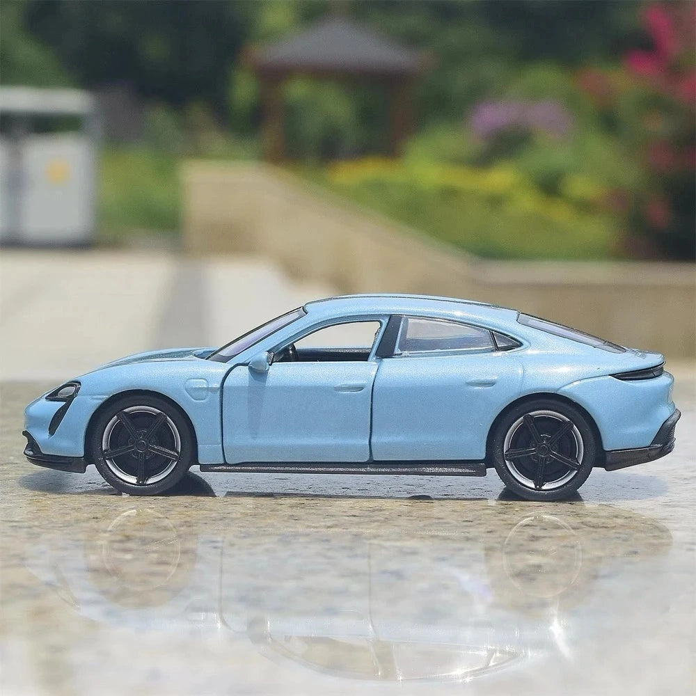 [Welly] 1:36 Porsche 2019 Taycan Turbo S Blue Model Car Die-Cast