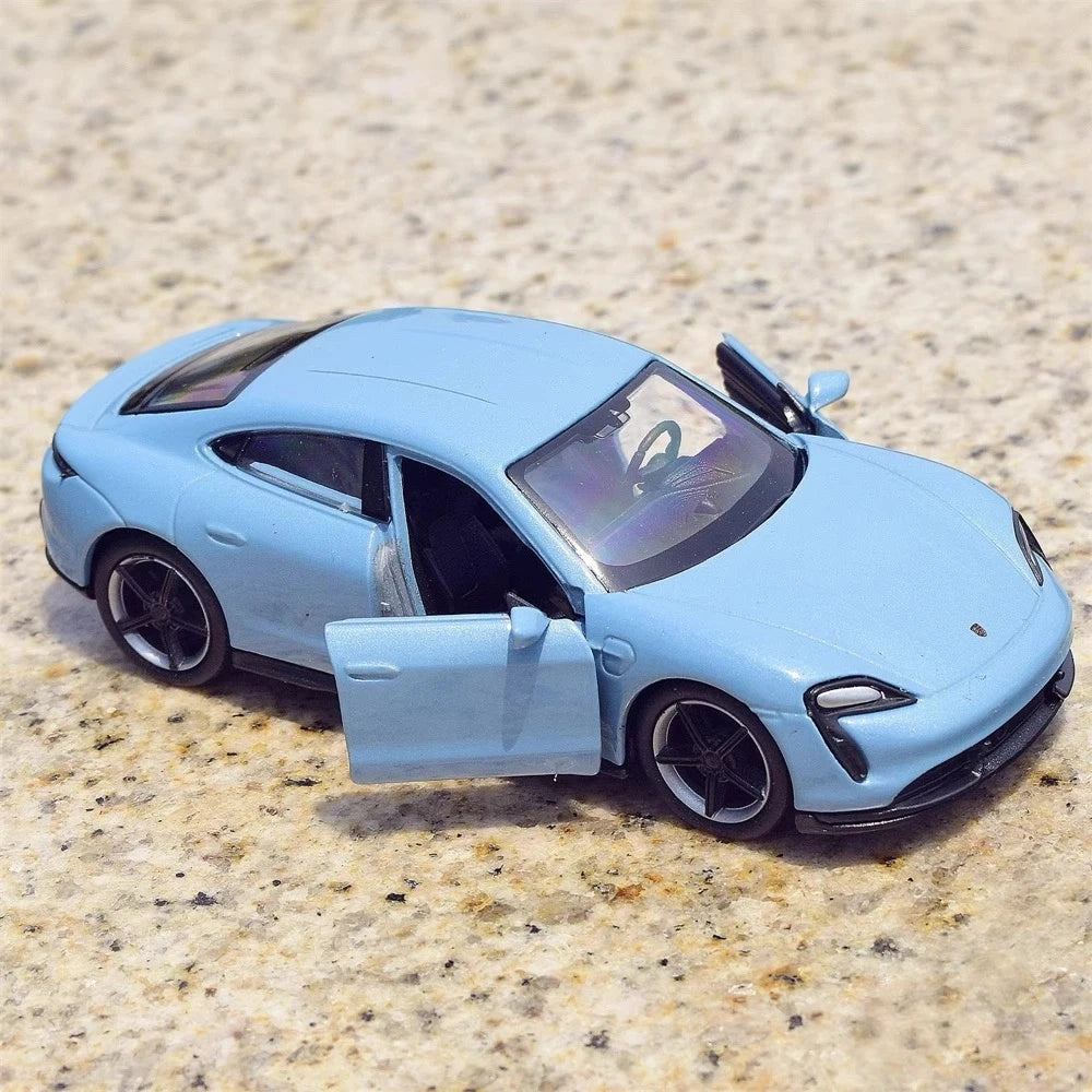 [Welly] 1:36 Porsche 2019 Taycan Turbo S Blue Model Car Die-Cast