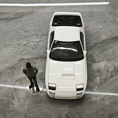 ويلارت Mazda 1985 سافانا RX-7 FC3S إنفيني وايت 1:18 – نموذج معدني قابل للجمع مصبوب.
