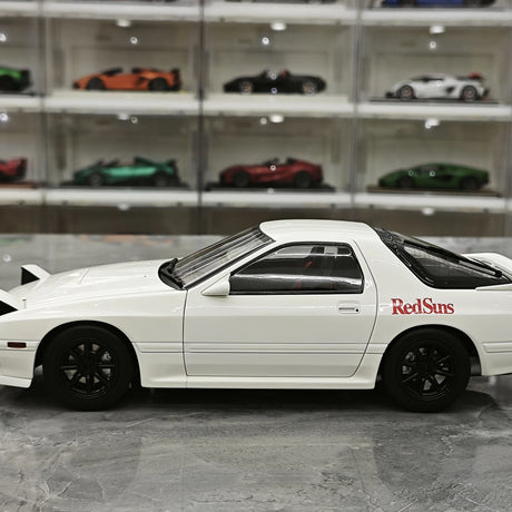 ويلارت Mazda 1985 سافانا RX-7 FC3S إنفيني وايت 1:18 – نموذج معدني قابل للجمع مصبوب.