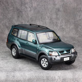 [YC] 1:18 Mitsubishi 1999 Pajero V73 verde modellino di auto Die-Cast