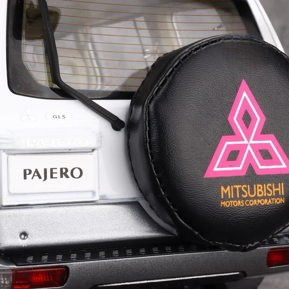 [YC] 1:18 Mitsubishi 1999 Pajero V73 Silver Model Car Die-Cast