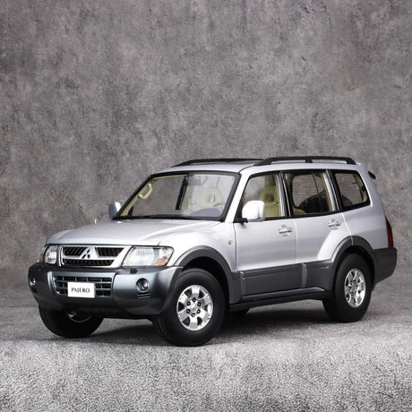 [YC] 1:18 Mitsubishi 1999 Pajero V73 Silver Model Car Die-Cast