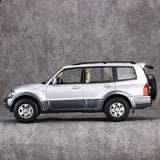 [YC] 1:18 Mitsubishi 1999 Pajero V73 Silver Model Car Die-Cast