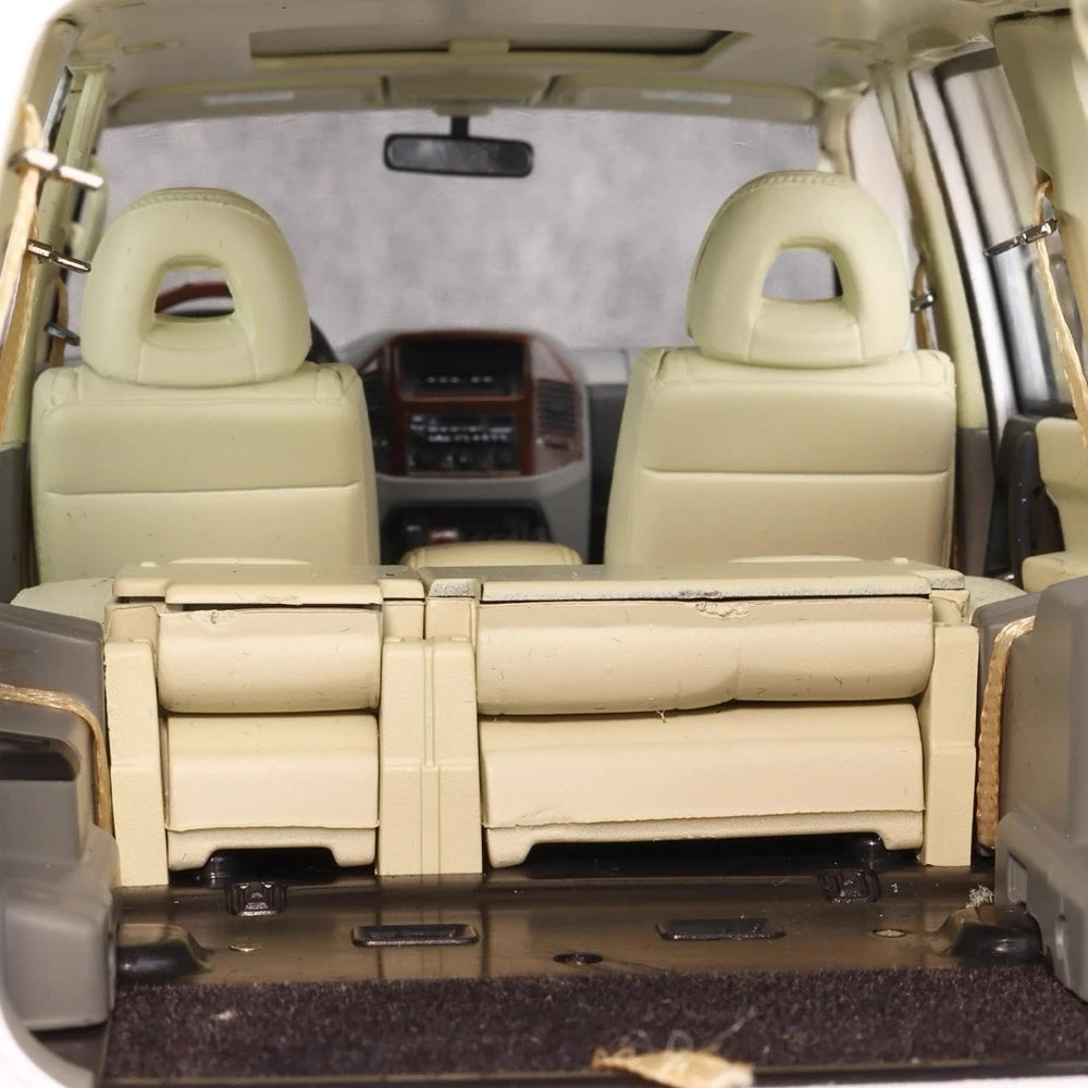 [YC] 1:18 Mitsubishi 1999 Pajero V73 White Model Car Die-Cast