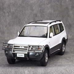 [YC] 1:18 Mitsubishi 1999 Pajero V73 blanc voiture miniature Die-Cast