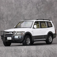 [YC] 1:18 Mitsubishi 1999 Pajero V73 blanc voiture miniature Die-Cast