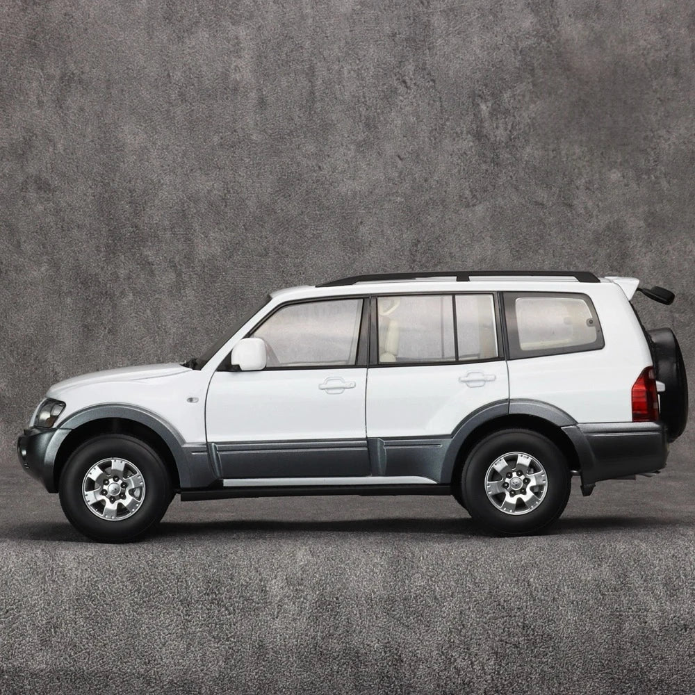 [YC] 1:18 Mitsubishi 1999 Pajero V73 blanc voiture miniature Die-Cast