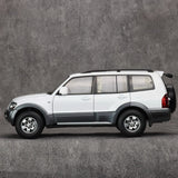 [YC] 1:18 Mitsubishi 1999 Pajero V73 White Model Car Die-Cast