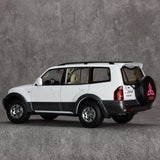 [YC] 1:18 Mitsubishi 1999 Pajero V73 White Model Car Die-Cast