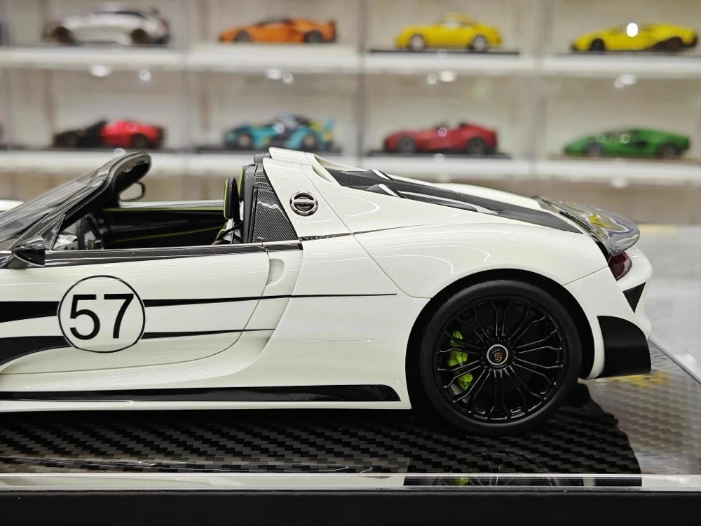 [YY] 1:18 Porsche 2013 918 Spyder Convertible #57 Model Car Resin / Closed Body
